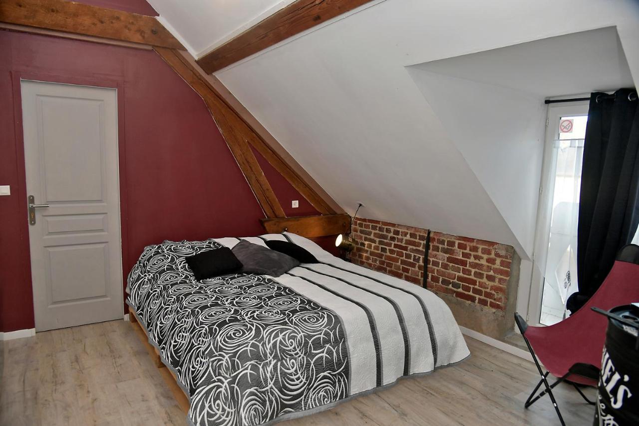 Les Colombines Bed and Breakfast Hombleux Exteriör bild