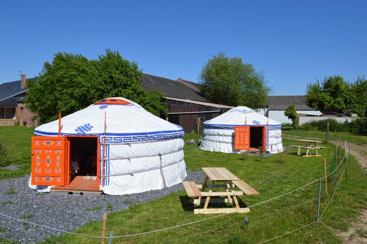 Les Colombines Bed and Breakfast Hombleux Exteriör bild